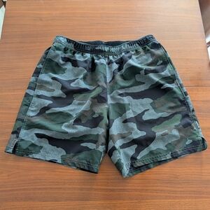 Rogue Men's Green & Black Camo Athletic Shorts Size XL Pre Owned